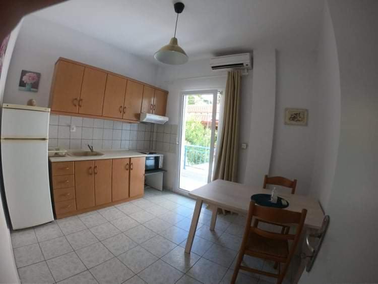 Magdalinos Apartments เนอา สกีโอนี ภายนอก รูปภาพ